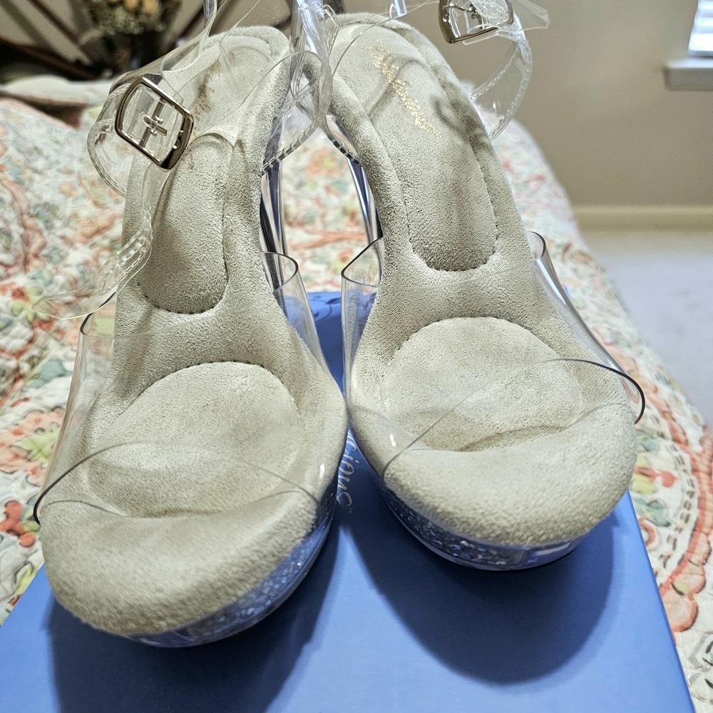 Chic Transparent High Heel Sandals - Picture 3 of 9
